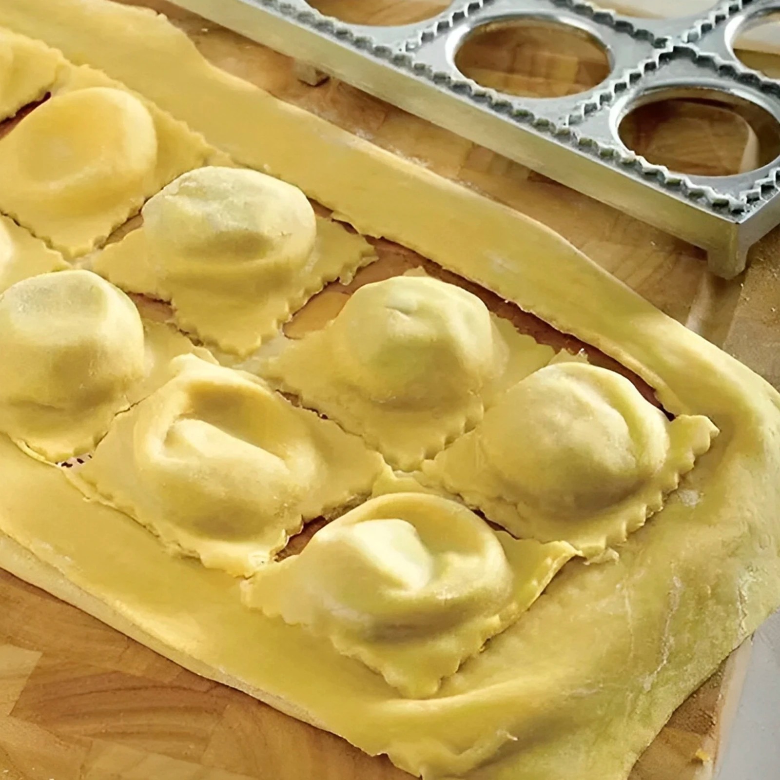 Dumpling Mold 12 Holes Ravioli - огляд і ціна Kitchen Gadgets That Make Life Easier